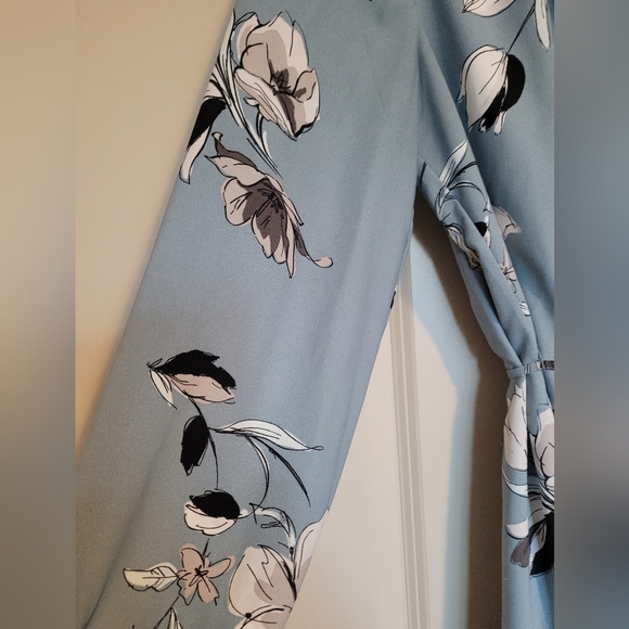 LOFT Floral Dress - Picture 2 of 3